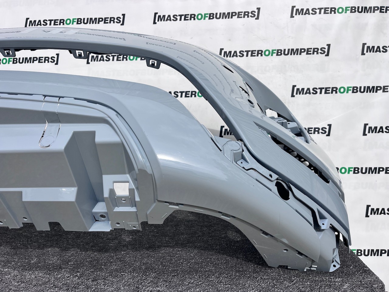 Range Rover Evoque R-dynamic Hse 2019-2023 Front Bumper 4 Pdc Genuine [p655]