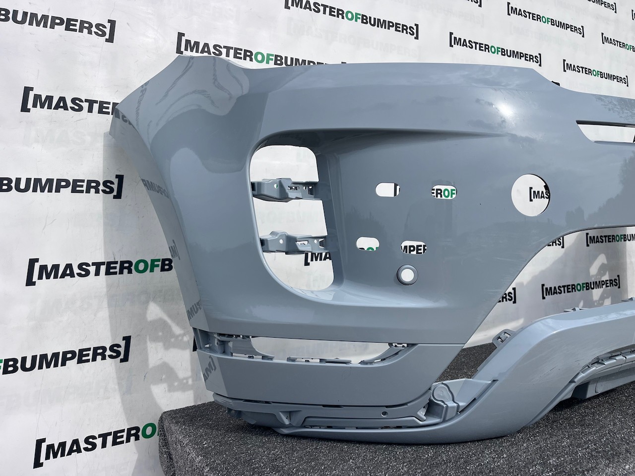 Range Rover Evoque R-dynamic Hse 2019-2023 Front Bumper 4 Pdc Genuine [p655]