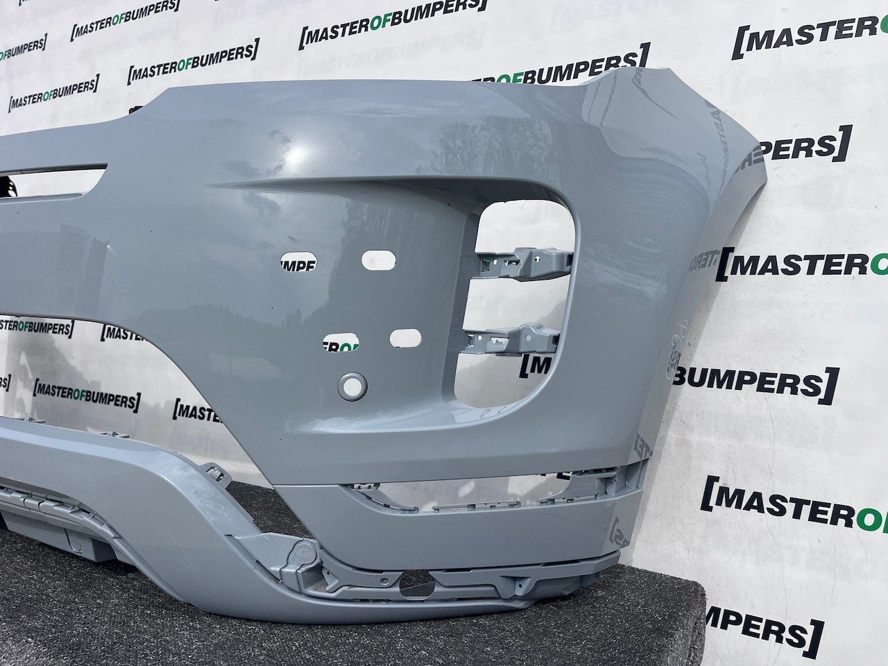 Range Rover Evoque R-dynamic Hse 2019-2023 Front Bumper 4 Pdc Genuine [p655]