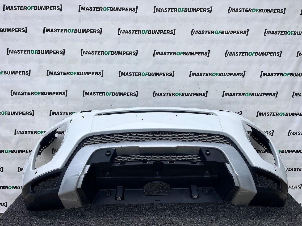 Range Rover Evoque Dynamic Hse Lift 2015-2018 Front Bumper 4 Pdc Genuine [p696]