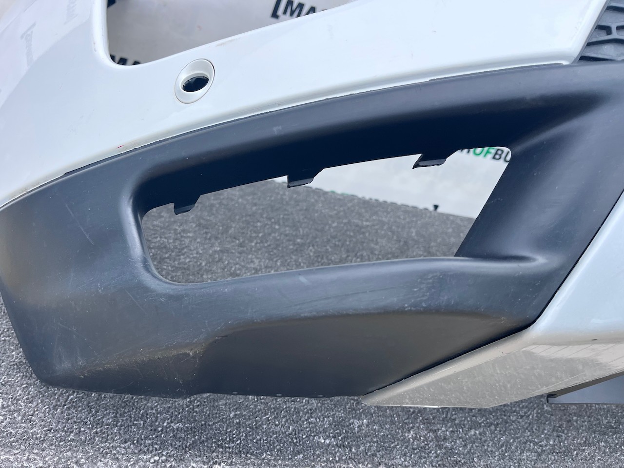 Range Rover Evoque Dynamic Hse Lift 2015-2018 Front Bumper 4 Pdc Genuine [p696]