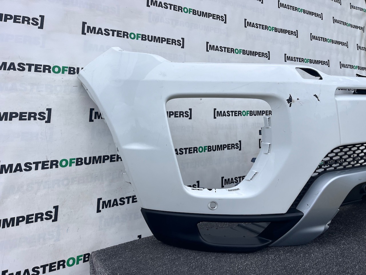 Range Rover Evoque Dynamic Hse Lift 2015-2018 Front Bumper 4 Pdc Genuine [p696]