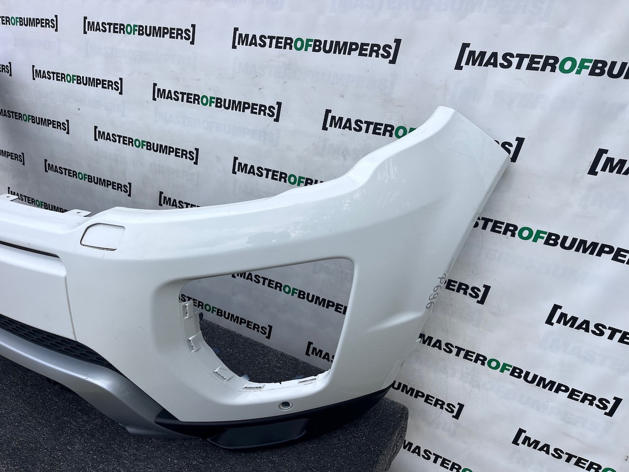 Range Rover Evoque Dynamic Hse Lift 2015-2018 Front Bumper 4 Pdc Genuine [p696]