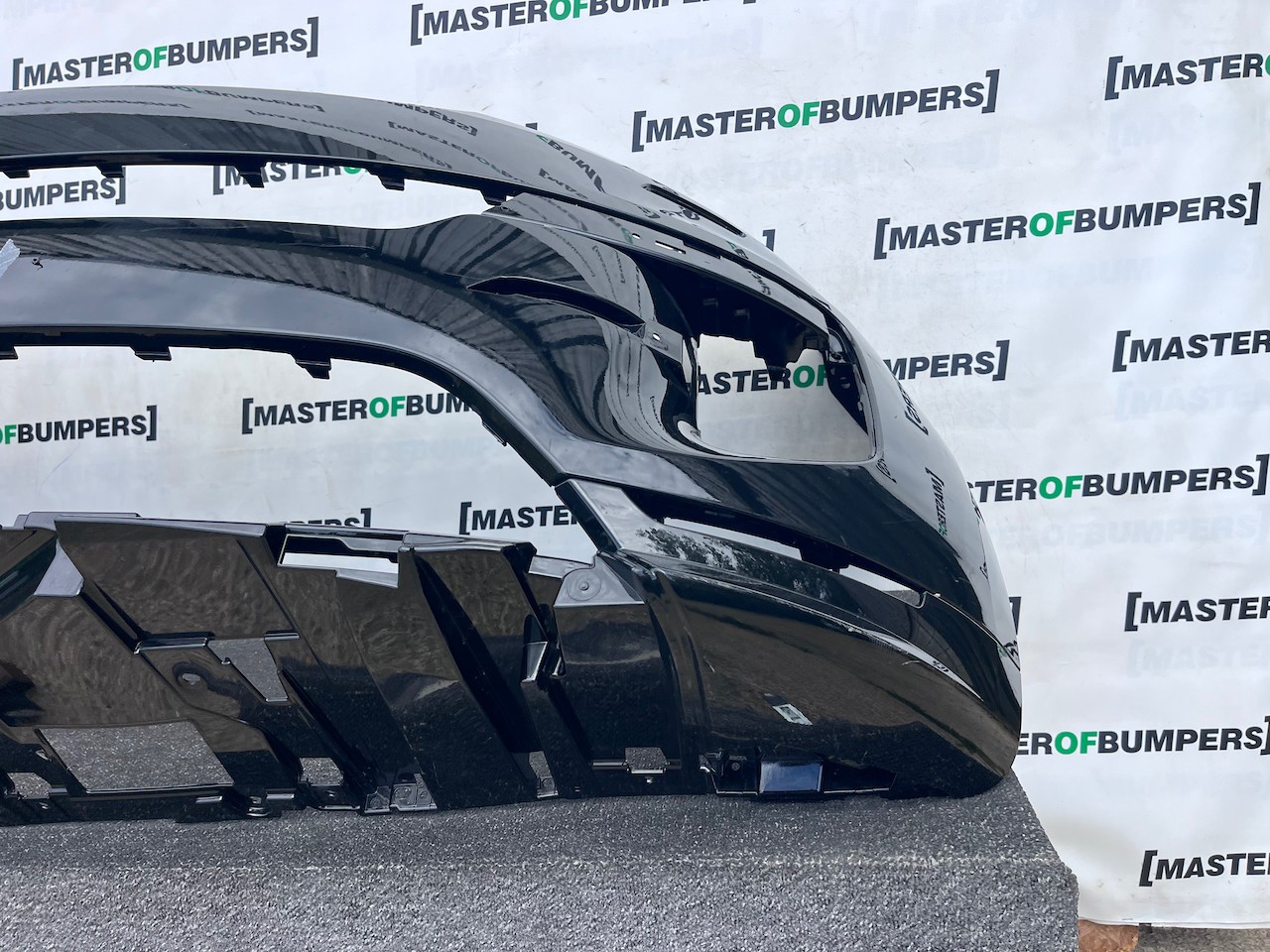 Range Rover Sport L461 Suv 2023-2026 Front Bumper 6 Pdc + Jets Genuine [p705]