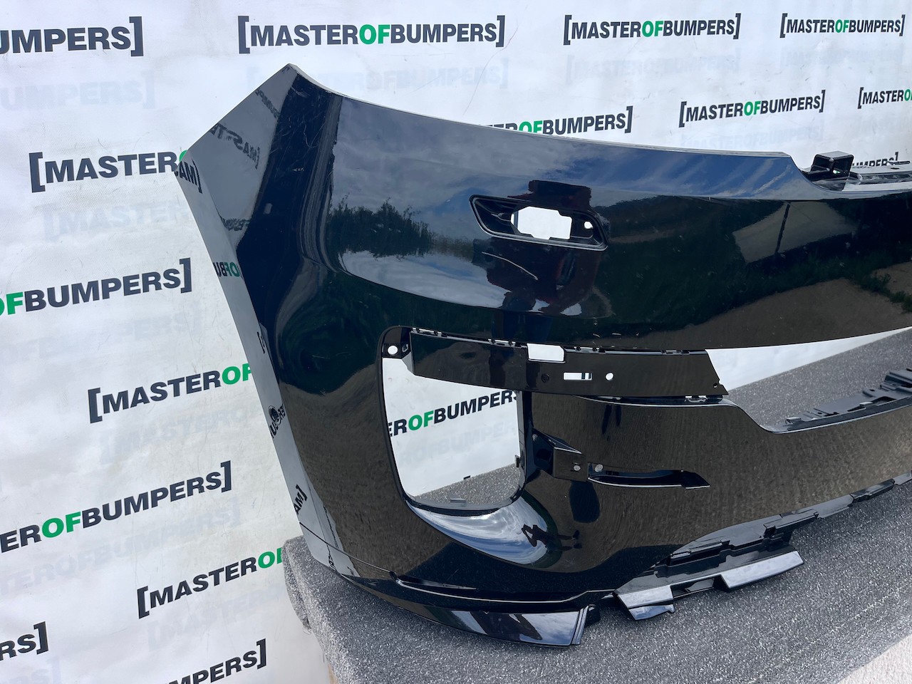 Range Rover Sport L461 Suv 2023-2026 Front Bumper 6 Pdc + Jets Genuine [p705]