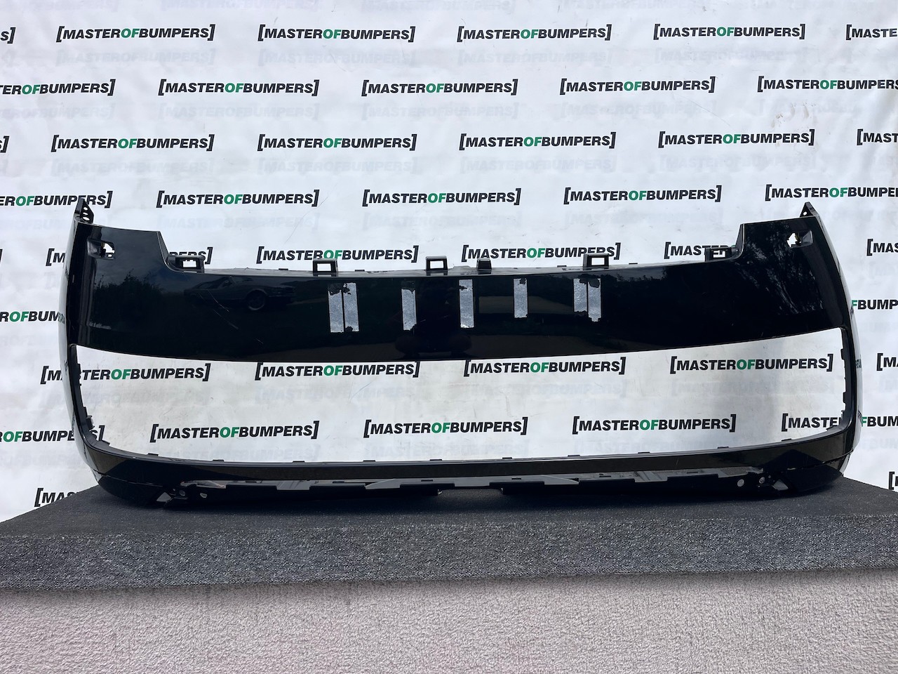 Range Rover Vouge Mhev Suv 2023-2027 Front Bumper 6 Pdc + Jets Genuine [p706]