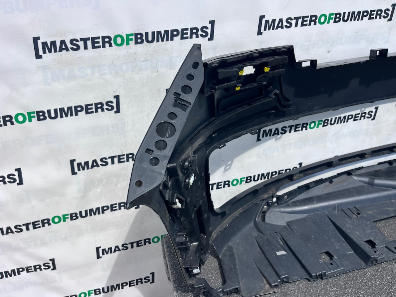 Range Rover Vouge Mhev Suv 2023-2027 Front Bumper 6 Pdc + Jets Genuine [p706]