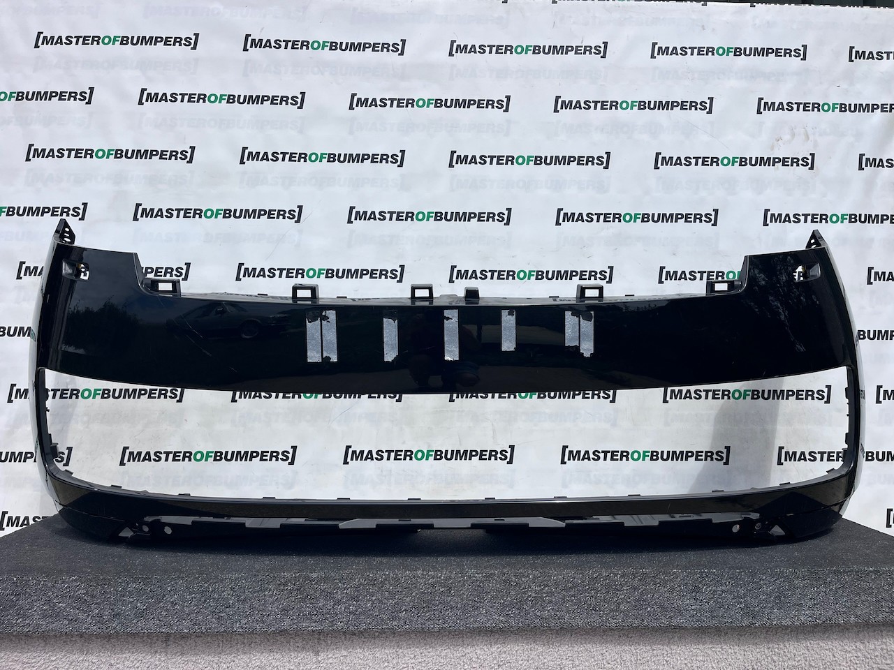 Range Rover Vouge Mhev Suv 2023-2027 Front Bumper 6 Pdc + Jets Genuine [p706]