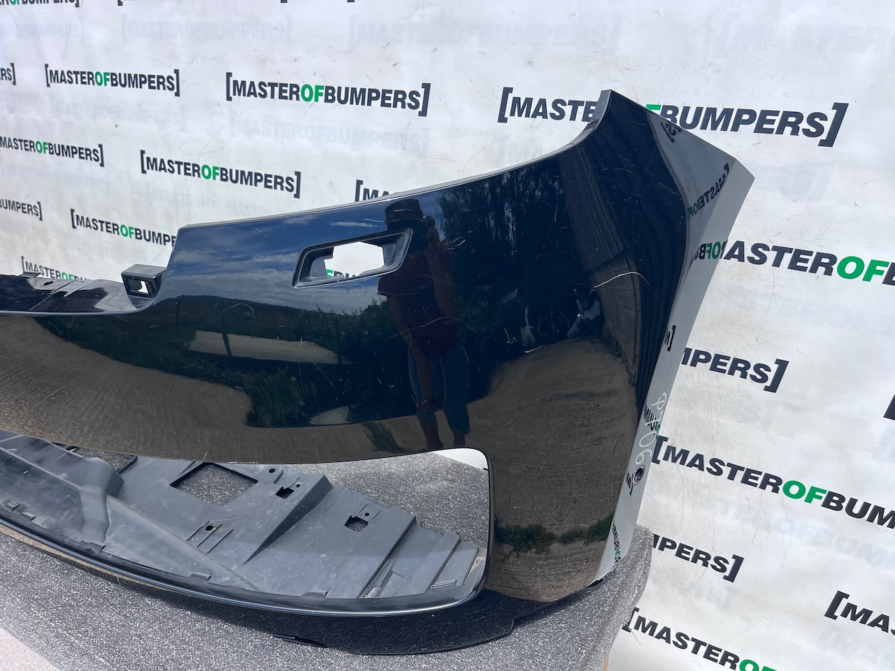 Range Rover Vouge Mhev Suv 2023-2027 Front Bumper 6 Pdc + Jets Genuine [p706]