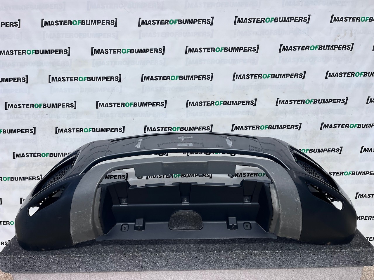 Range Rover Evoque Se Hse Lift 2015-2018 Front Bumper Jets Holes Genuine [p709]
