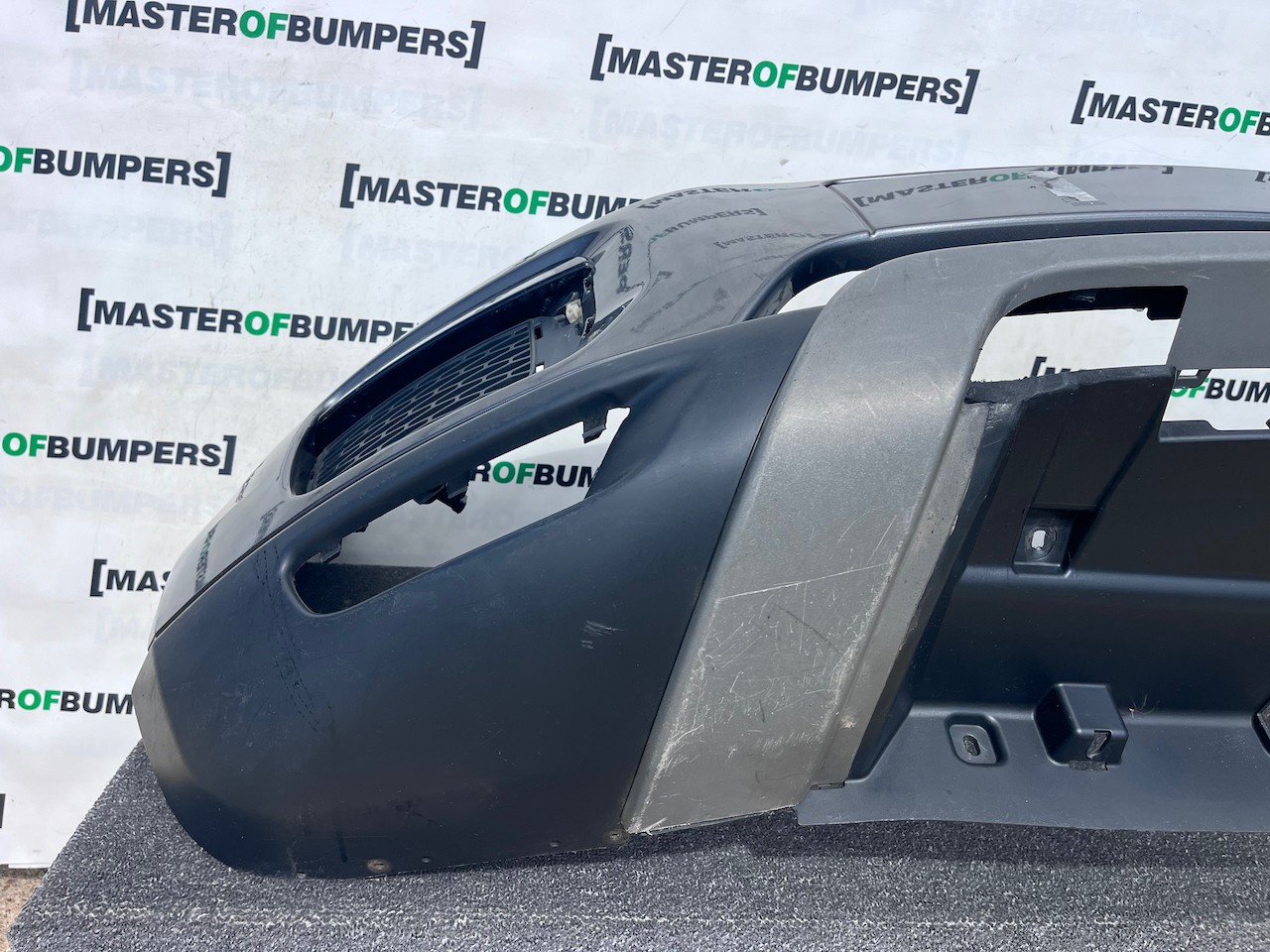 Range Rover Evoque Se Hse Lift 2015-2018 Front Bumper Jets Holes Genuine [p709]
