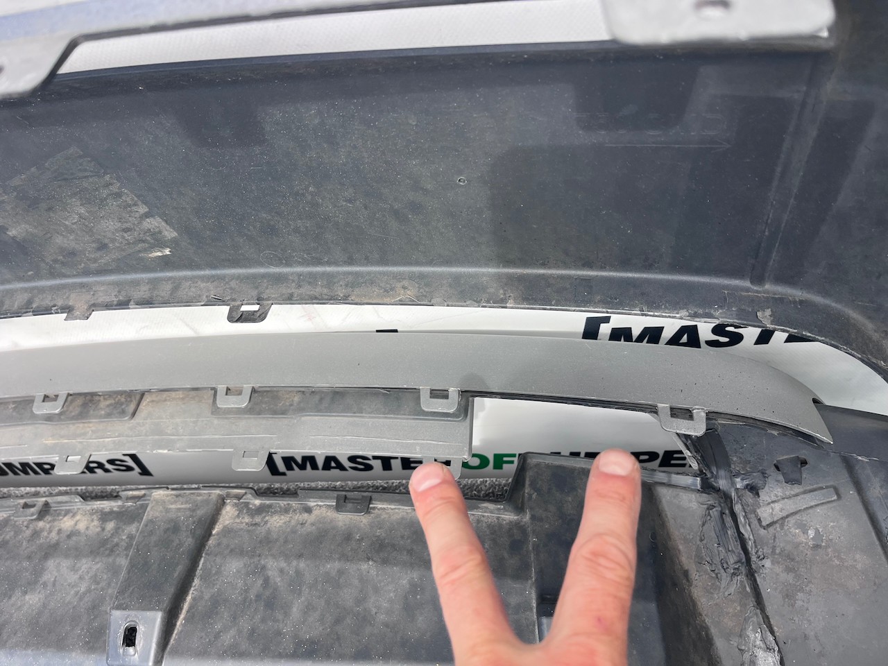 Range Rover Evoque Se Hse Lift 2015-2018 Front Bumper Jets Holes Genuine [p709]