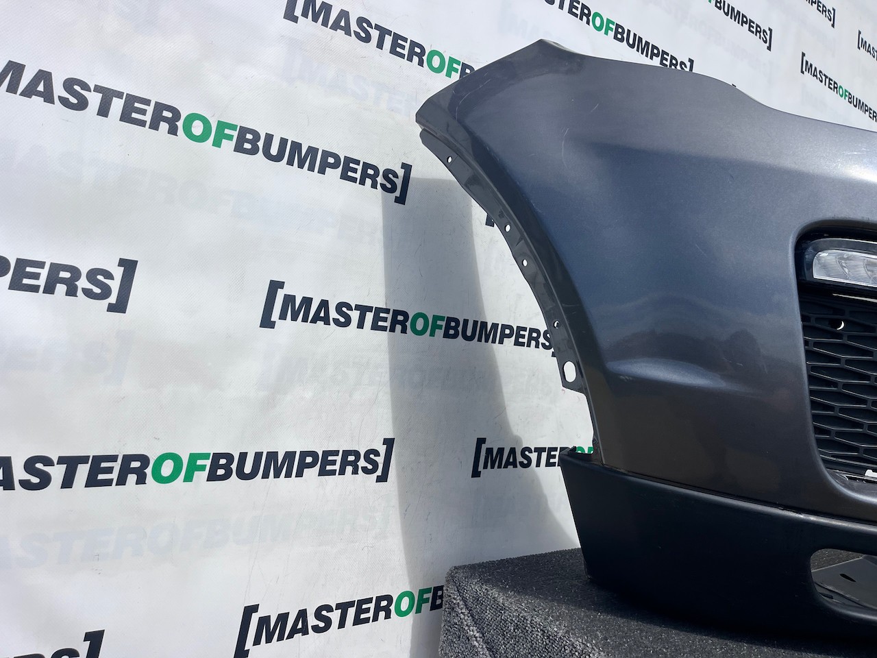 Range Rover Evoque Se Hse Lift 2015-2018 Front Bumper Jets Holes Genuine [p709]