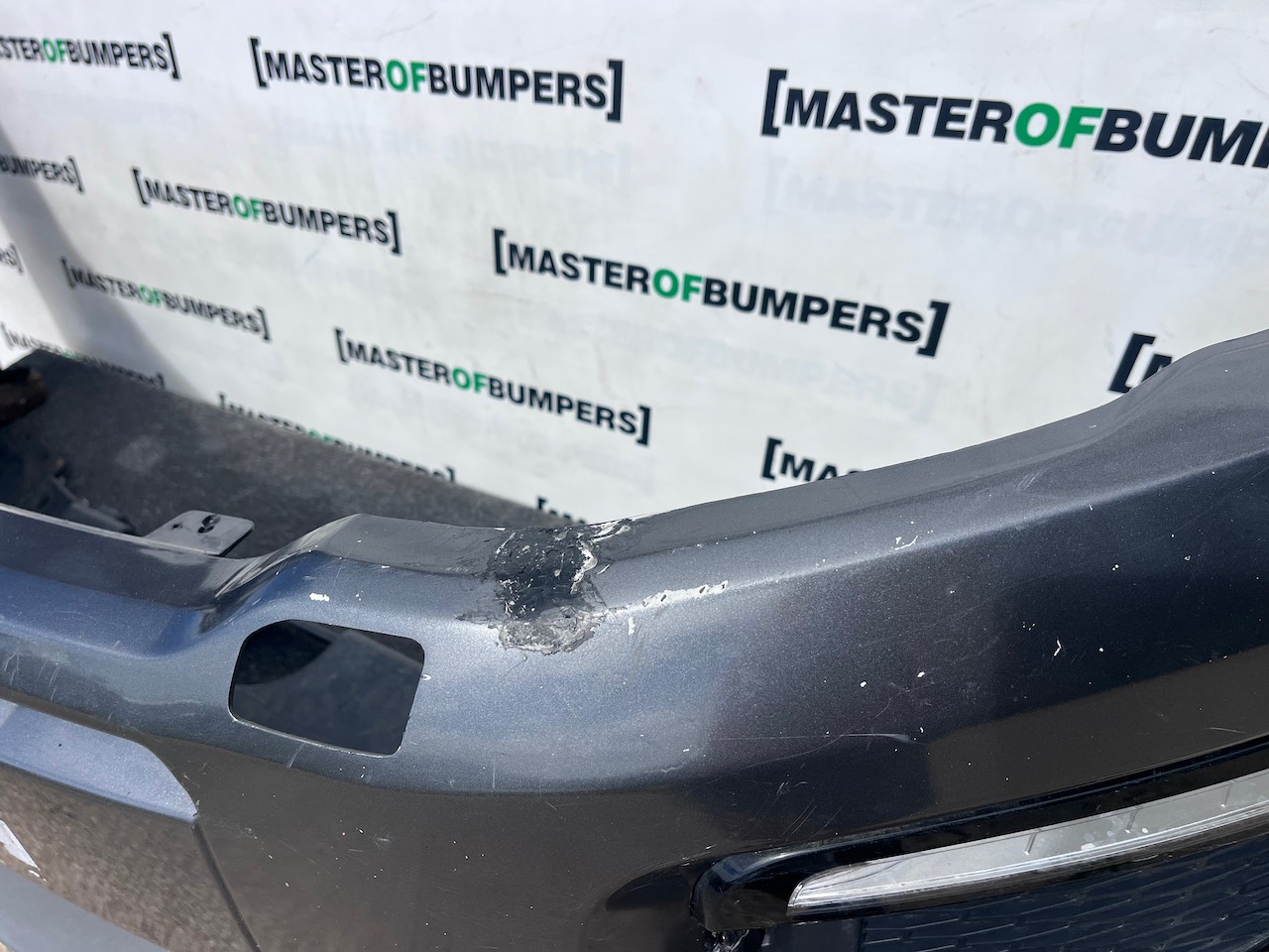 Range Rover Evoque Se Hse Lift 2015-2018 Front Bumper Jets Holes Genuine [p709]
