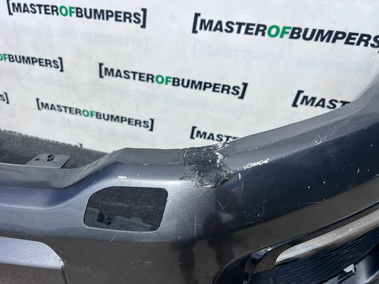 Range Rover Evoque Se Hse Lift 2015-2018 Front Bumper Jets Holes Genuine [p709]