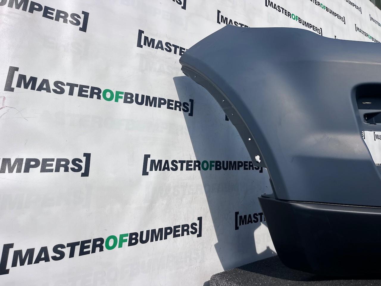Range Rover Evoque Se Mk1 2011-2015 Front Bumper No Pdc No Jets Genuine [p720]
