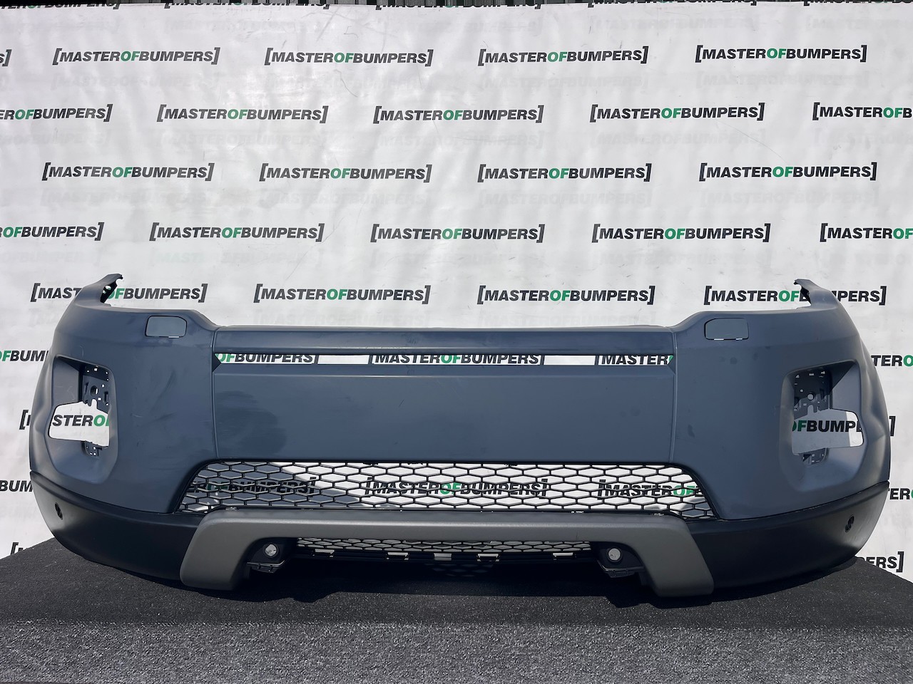 Range Rover Evoque Se Mk1 2011-2015 Front Bumper 4 Pdc + Jets Genuine [p724]
