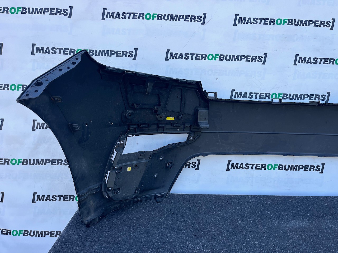 Range Rover Velar R Dynamic Hse 2019-2023 Front Bumper 4 Pdc Genuine [p730]