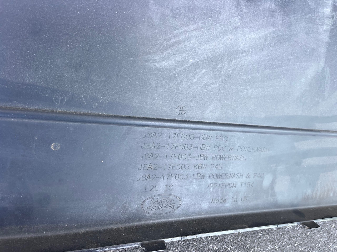 Range Rover Velar R Dynamic Hse 2019-2023 Front Bumper 4 Pdc Genuine [p730]