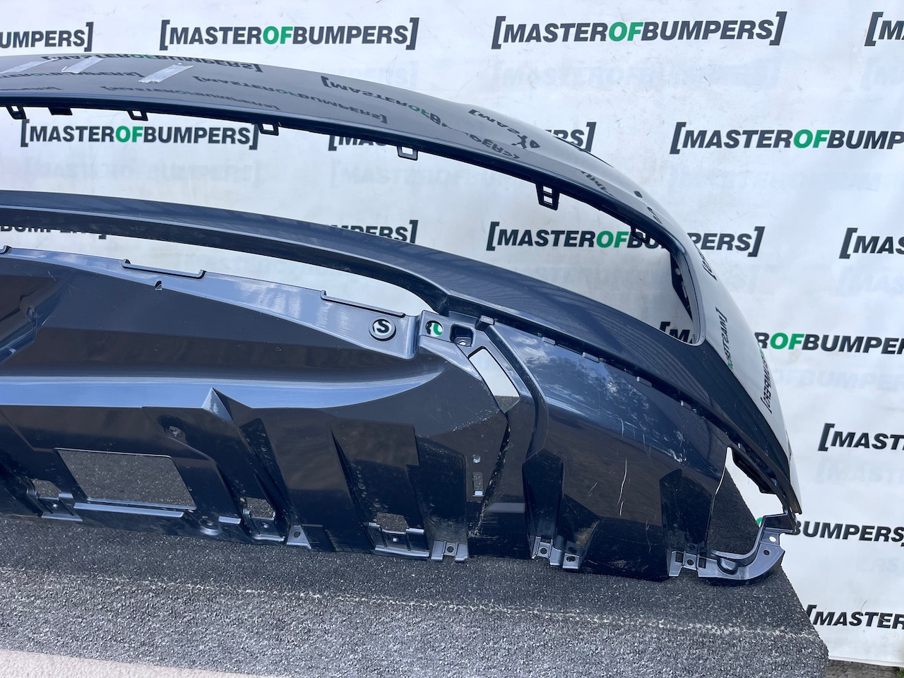 Range Rover Vouge Se Mhev Suv 2023-2027 Front Bumper 6 Pdc + Jets Genuine [p739]