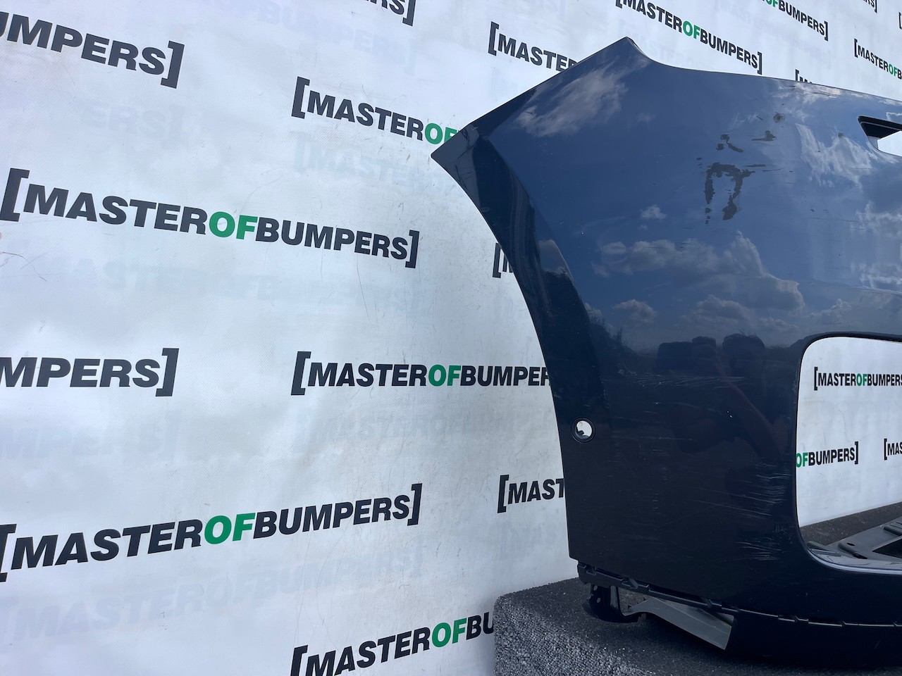 Range Rover Vouge Se Mhev Suv 2023-2027 Front Bumper 6 Pdc + Jets Genuine [p739]