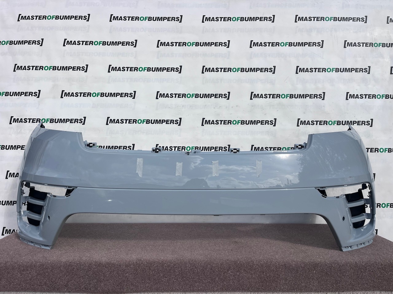 Range Rover Velar R-dynamic Hse Suv 2019-2023 Front Bumper 6 Pdc Genuine [p817]