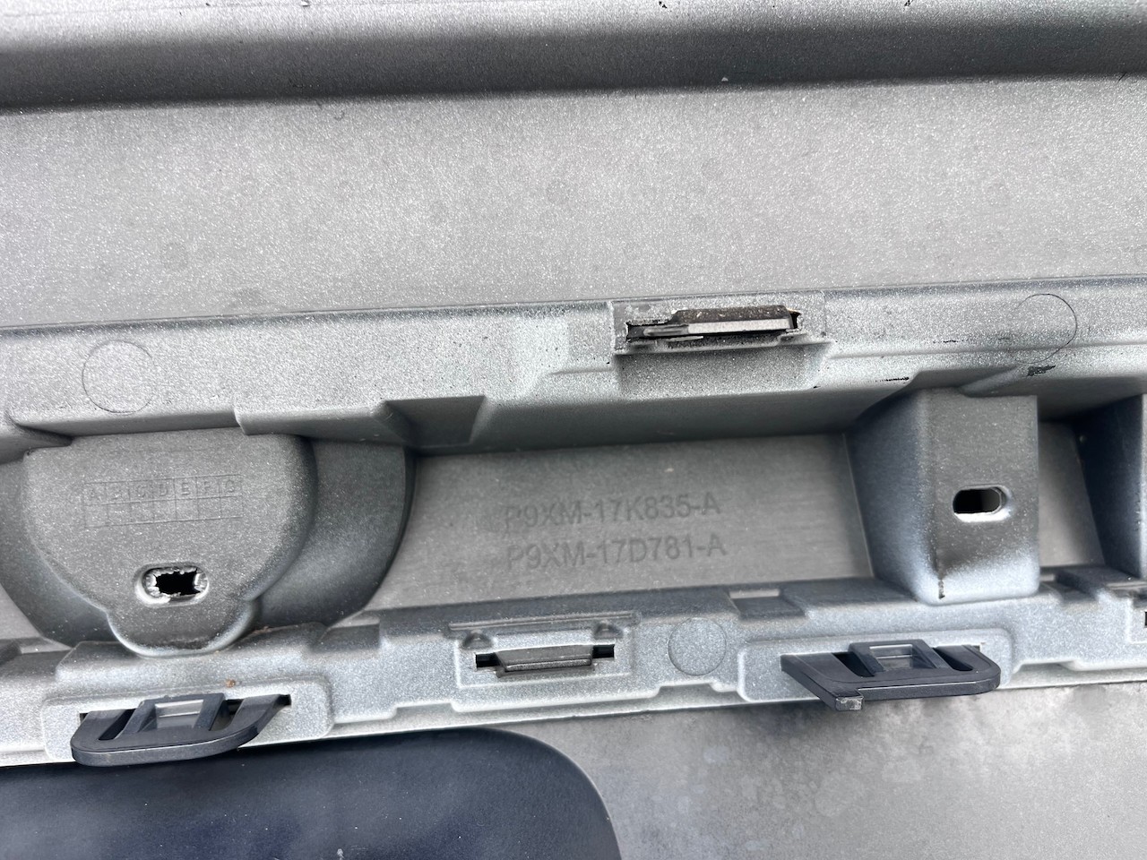 Range Rover Sport Svr Sv 2024-2027 Rear Bumper 6 Pdc  Genuine [p834]