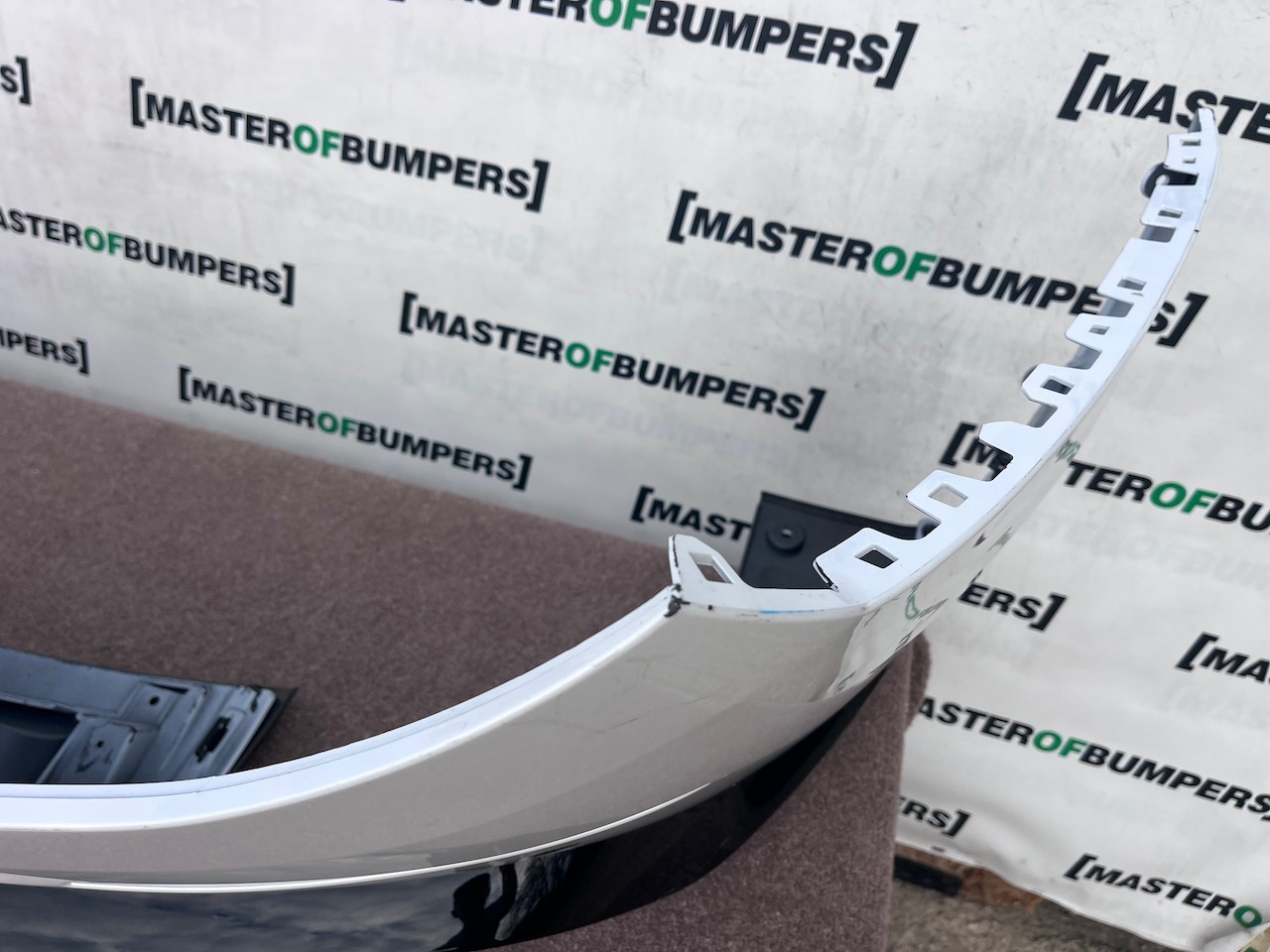 Range Rover Sport Svr Sv 2024-2027 Rear Bumper 6 Pdc  Genuine [p834]