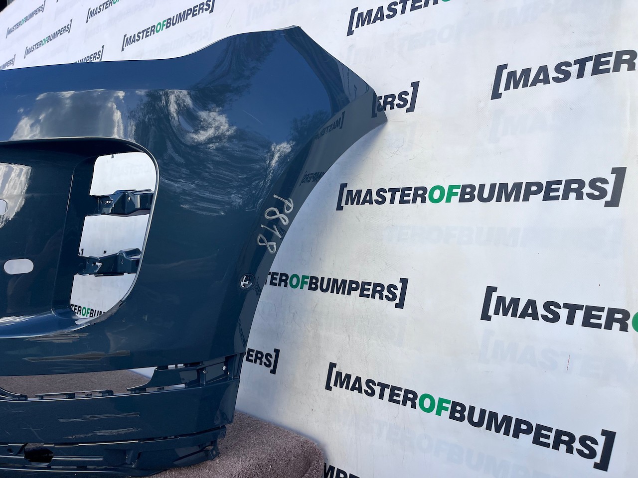 Range Rover Evoque R-dynamic Hse 2019-2023 Front Bumper 6 Pdc Genuine [p818]