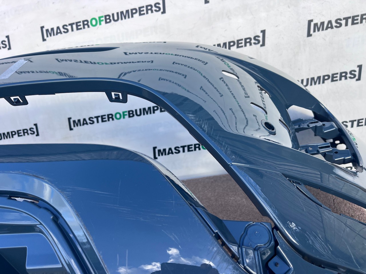 Range Rover Evoque R-dynamic Hse 2019-2023 Front Bumper 6 Pdc Genuine [p818]