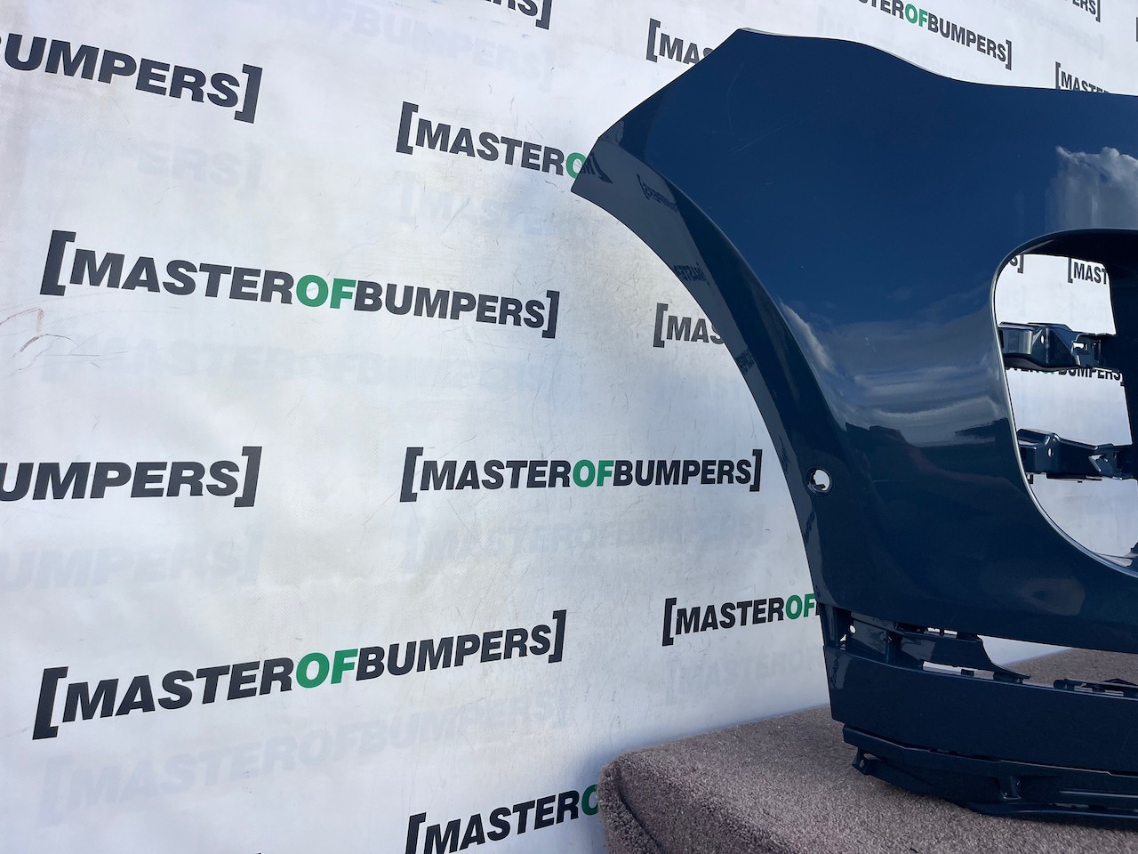 Range Rover Evoque R-dynamic Hse 2019-2023 Front Bumper 6 Pdc Genuine [p818]