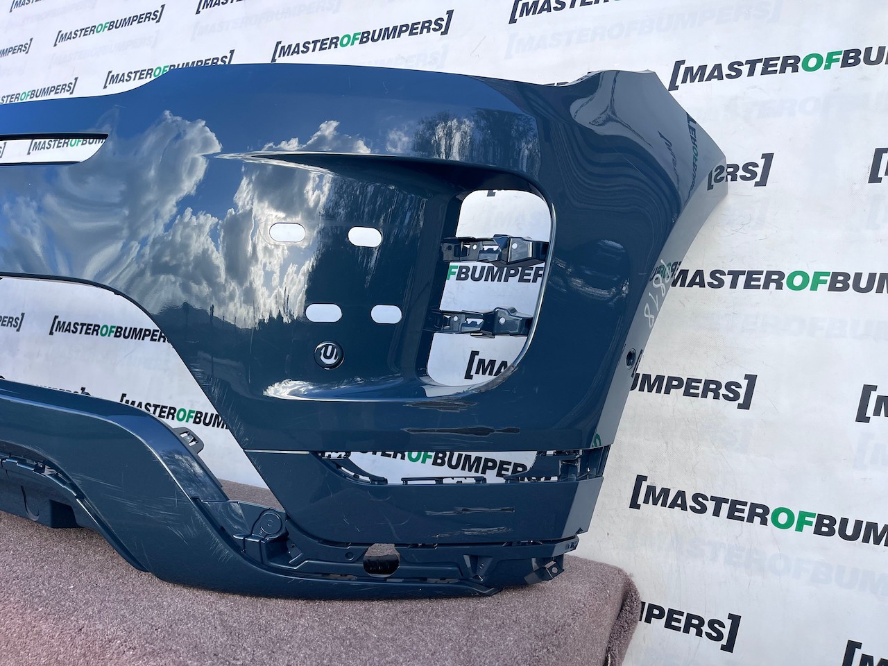 Range Rover Evoque R-dynamic Hse 2019-2023 Front Bumper 6 Pdc Genuine [p818]