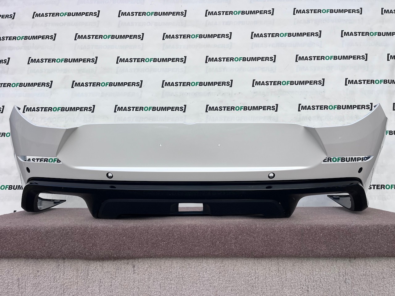 Range Rover Sport Svr Sv 2024-2027 Rear Bumper 6 Pdc  Genuine [p851]
