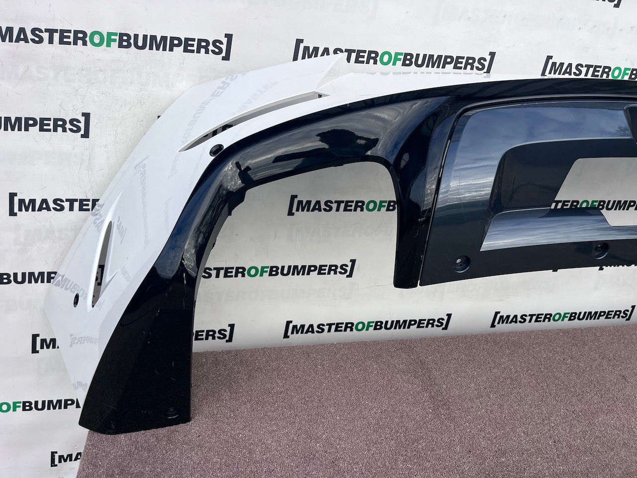 Range Rover Sport Svr Sv 2024-2027 Rear Bumper 6 Pdc  Genuine [p851]