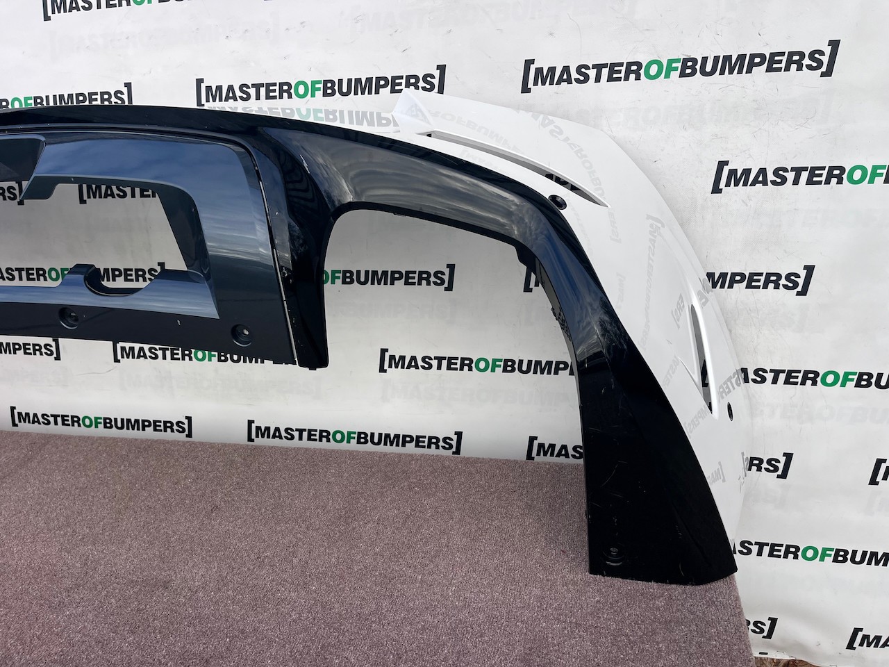 Range Rover Sport Svr Sv 2024-2027 Rear Bumper 6 Pdc  Genuine [p851]