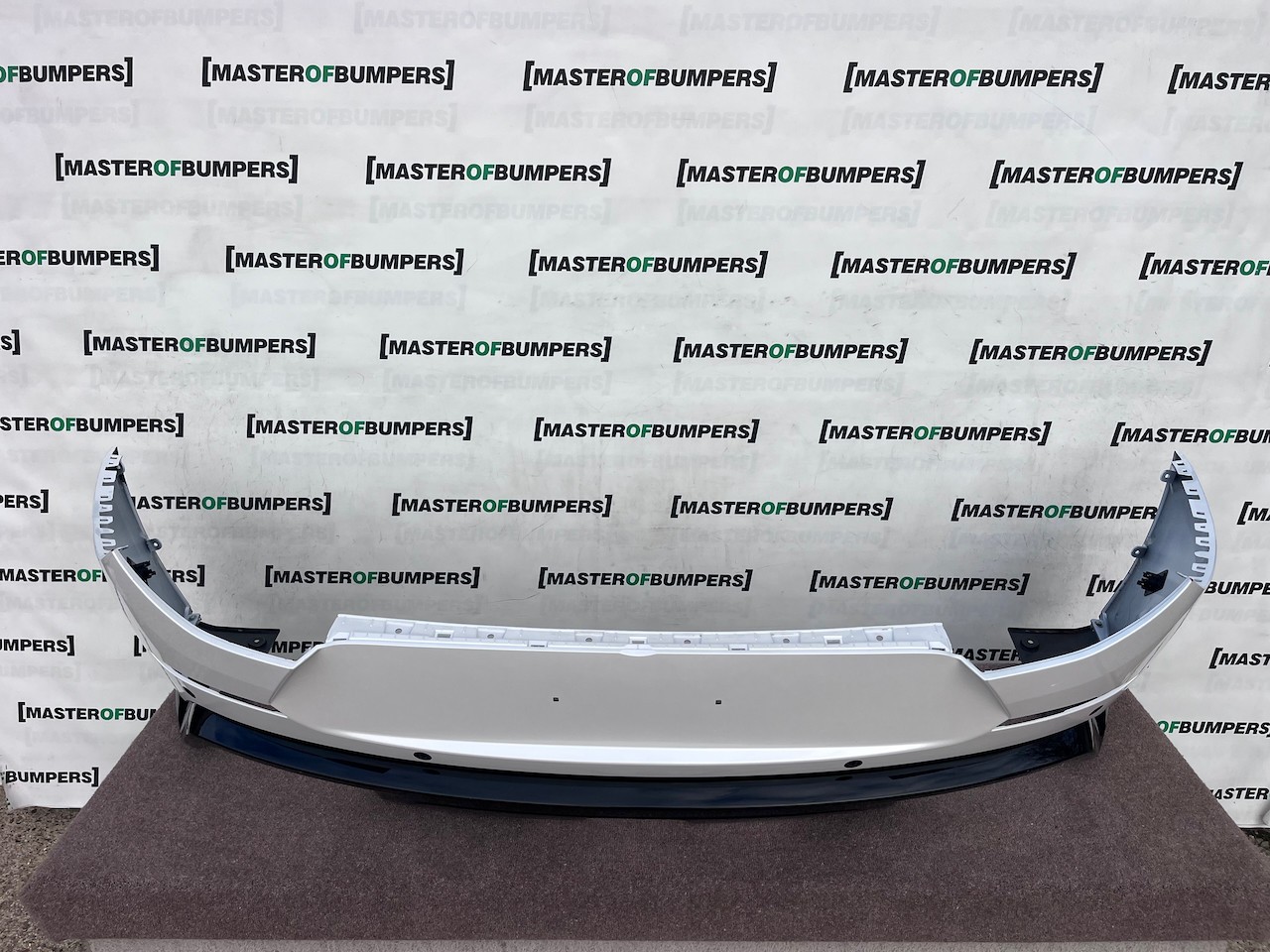 Range Rover Sport Svr Sv 2024-2027 Rear Bumper 6 Pdc  Genuine [p851]