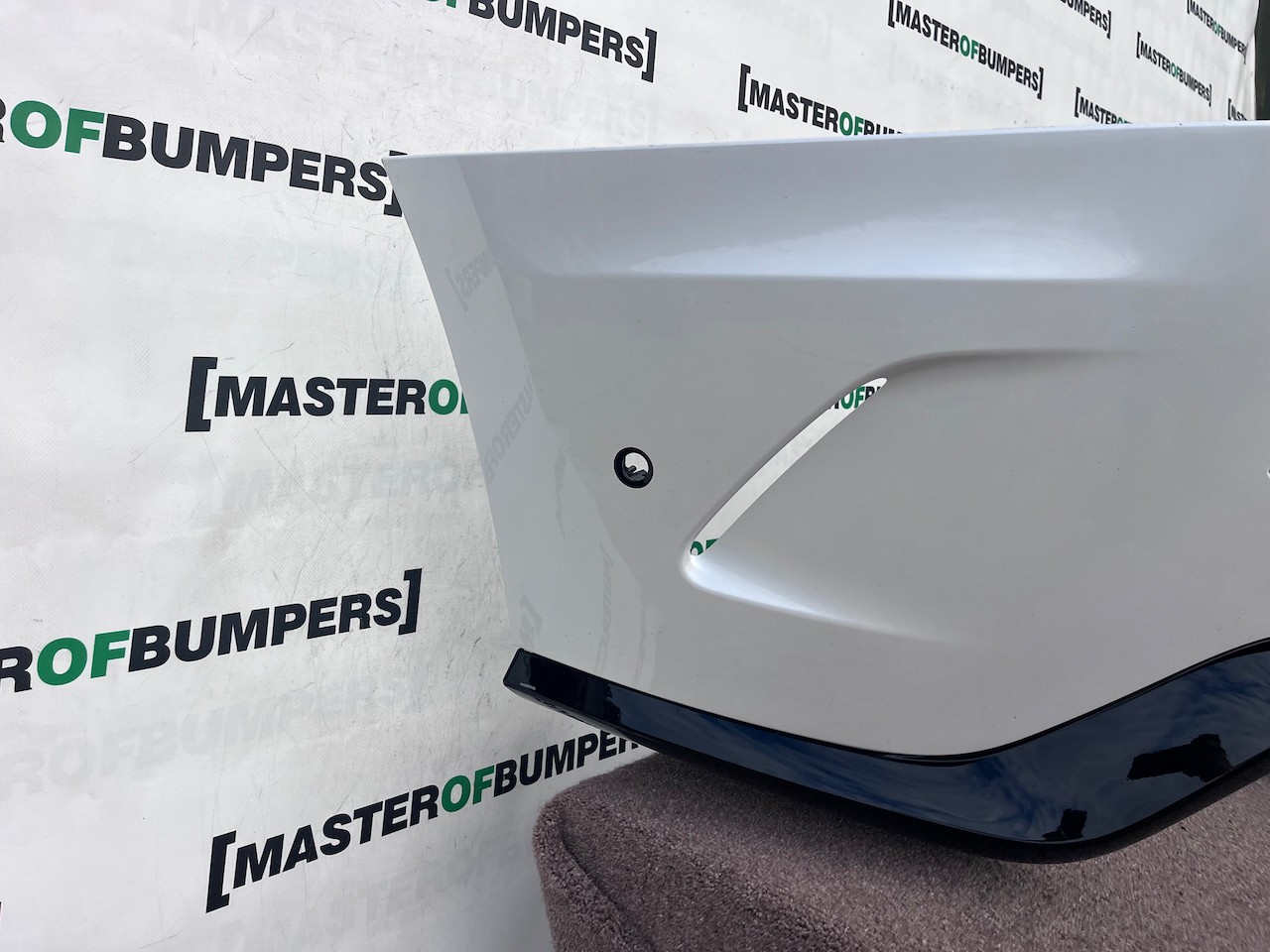 Range Rover Sport Svr Sv 2024-2027 Rear Bumper 6 Pdc  Genuine [p851]