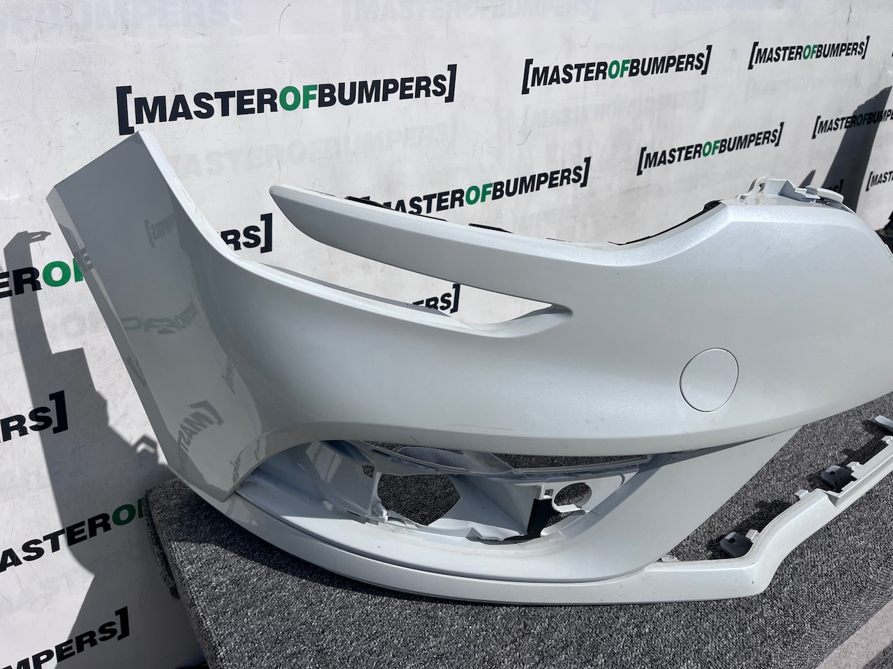 Renault Megane Dynamique Iconic Hatchback 2016-2020 Front Bumper Genuine [r662]
