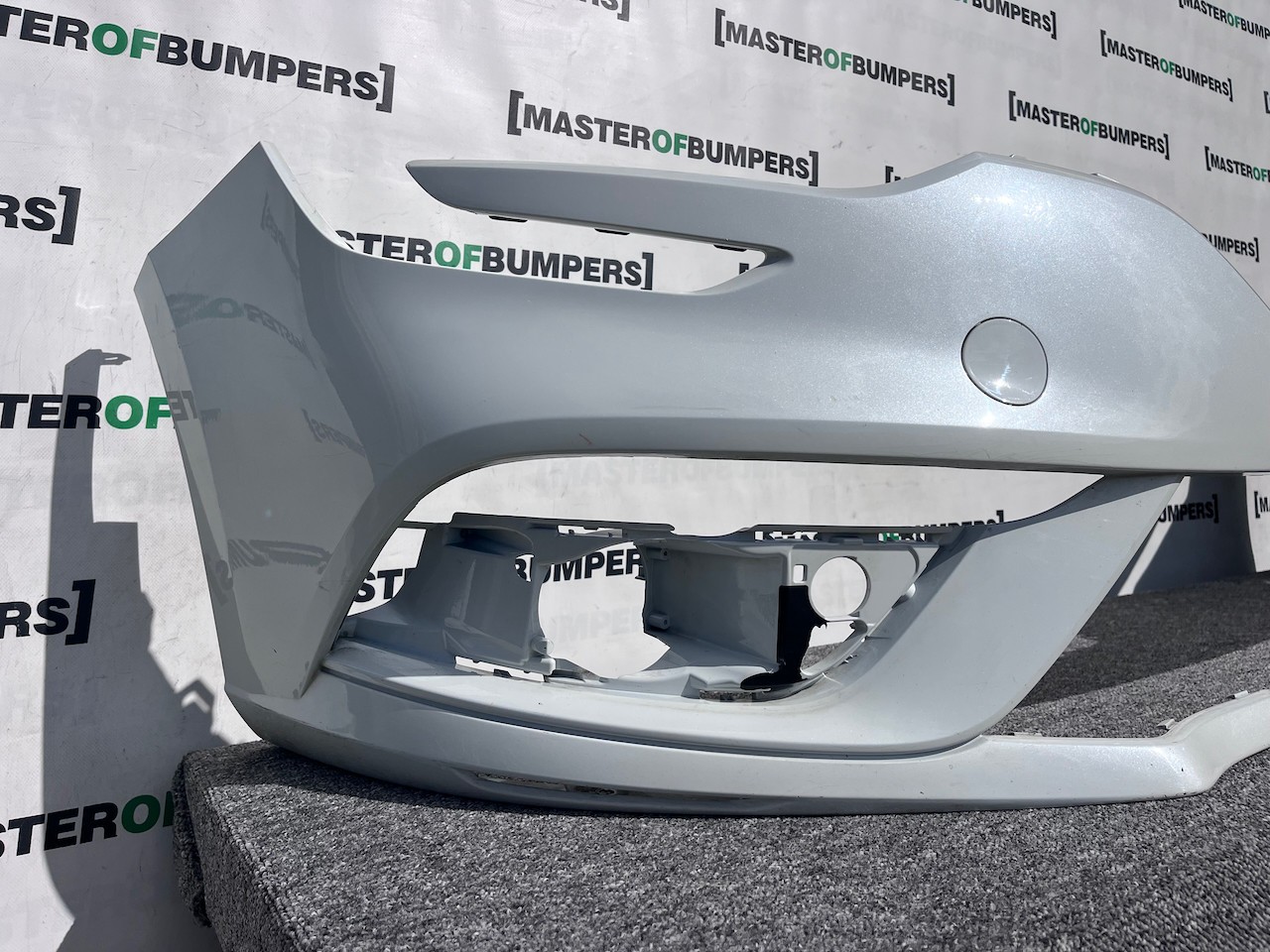 Renault Megane Dynamique Iconic Hatchback 2016-2020 Front Bumper Genuine [r662]