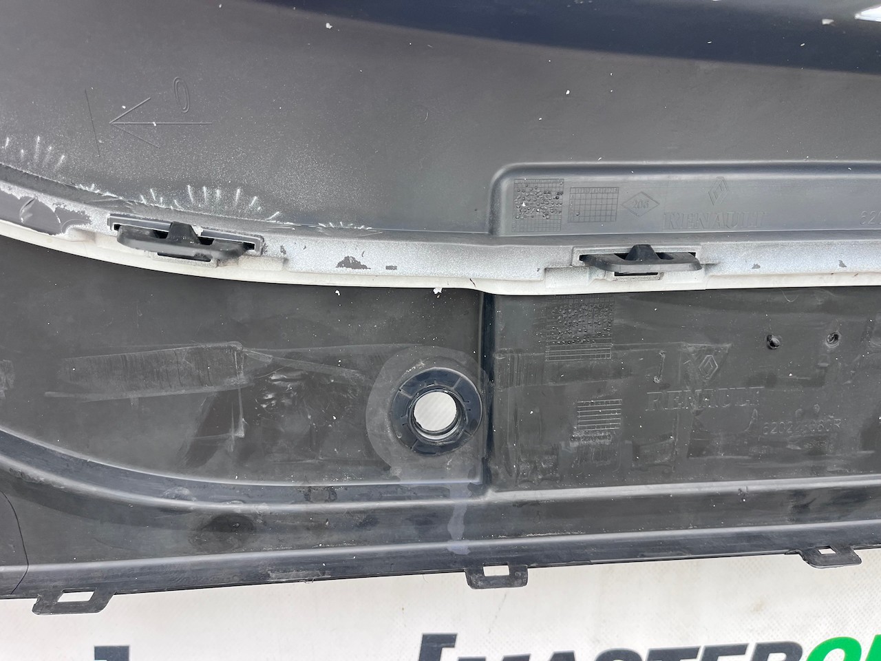 Renault Trafic Se Van Sl27 2015-2020 Front Bumper Pdc Genuine [r665]