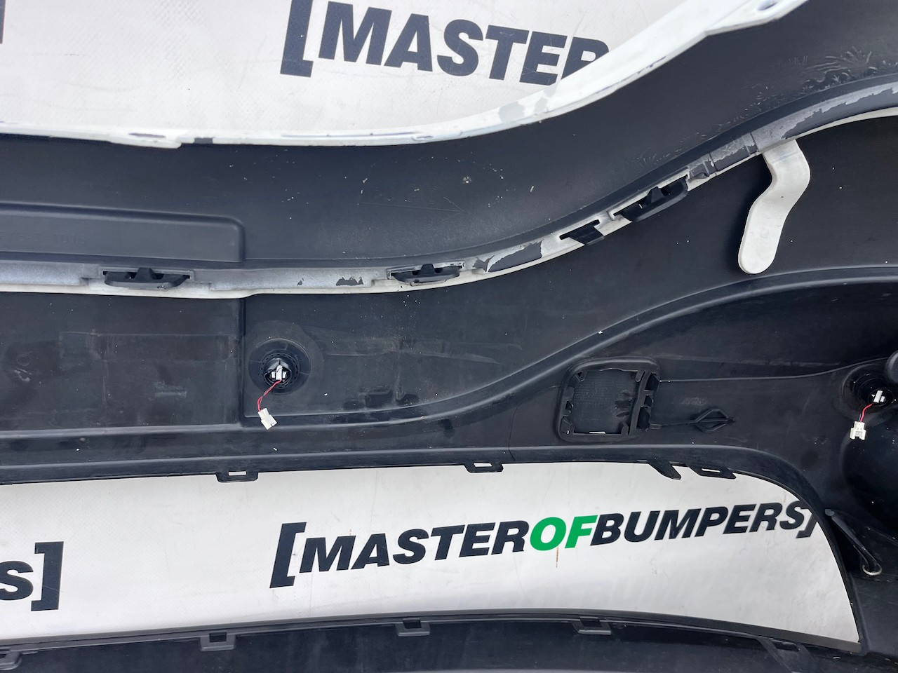 Renault Trafic Se Van Sl27 2015-2020 Front Bumper Pdc Genuine [r665]