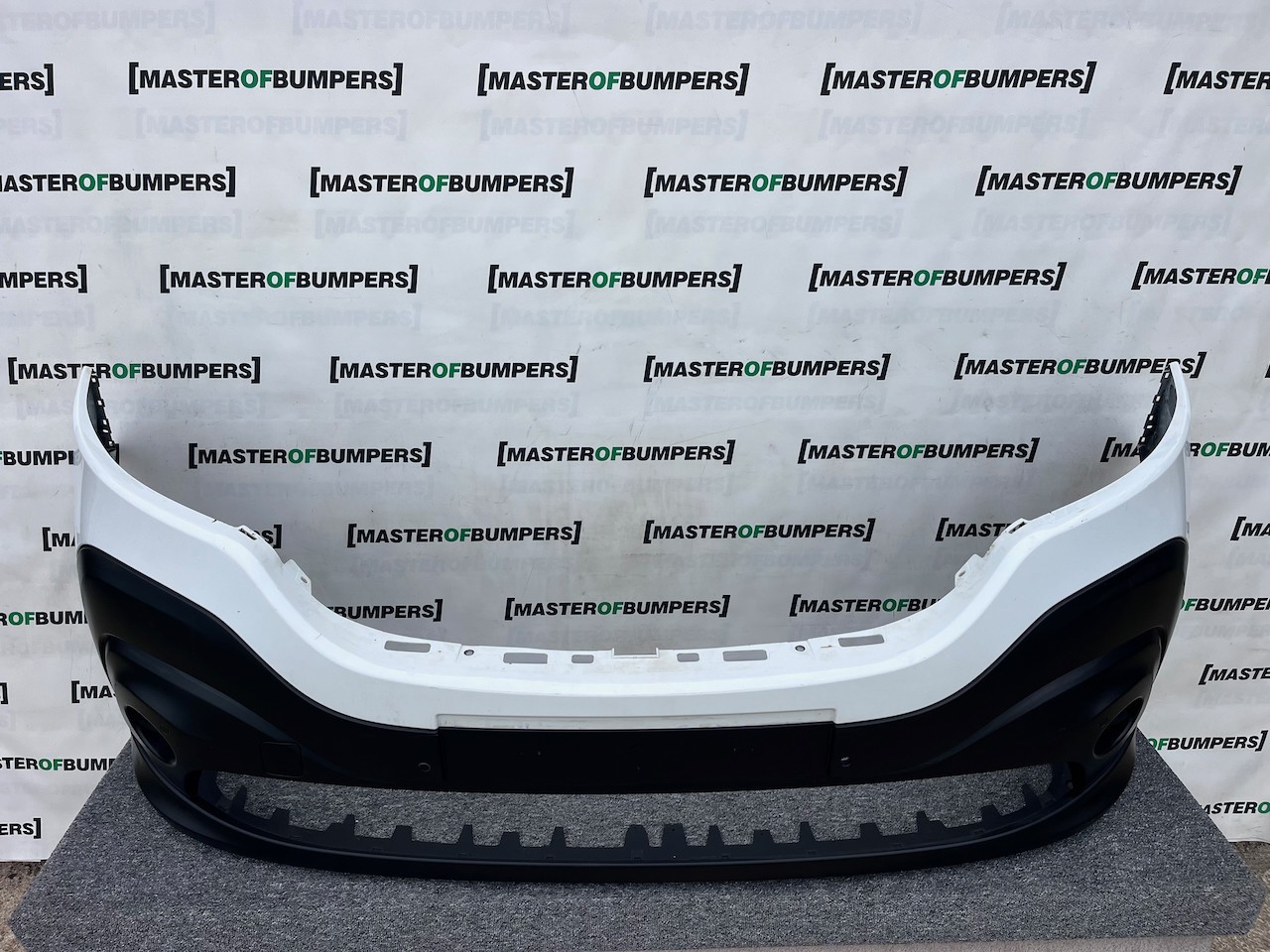 Renault Trafic Se Van Sl27 2015-2020 Front Bumper Pdc Genuine [r665]