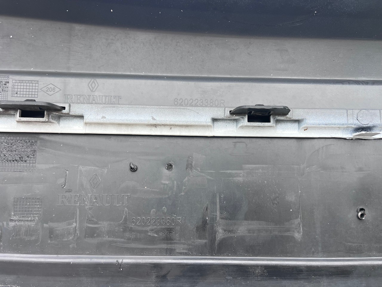 Renault Trafic Se Van Sl27 2015-2020 Front Bumper Pdc Genuine [r665]