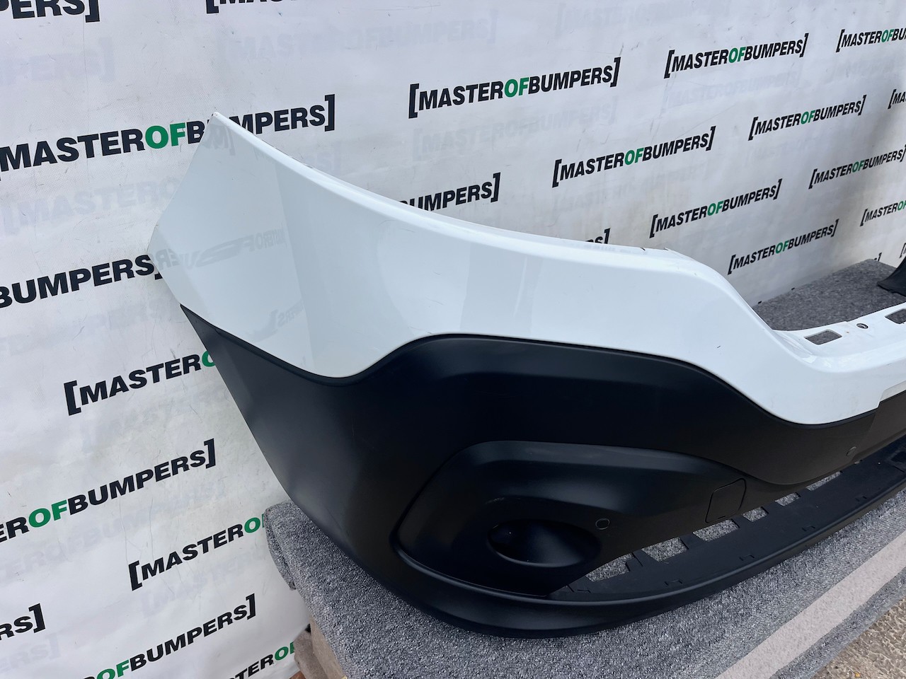 Renault Trafic Se Van Sl27 2015-2020 Front Bumper Pdc Genuine [r665]