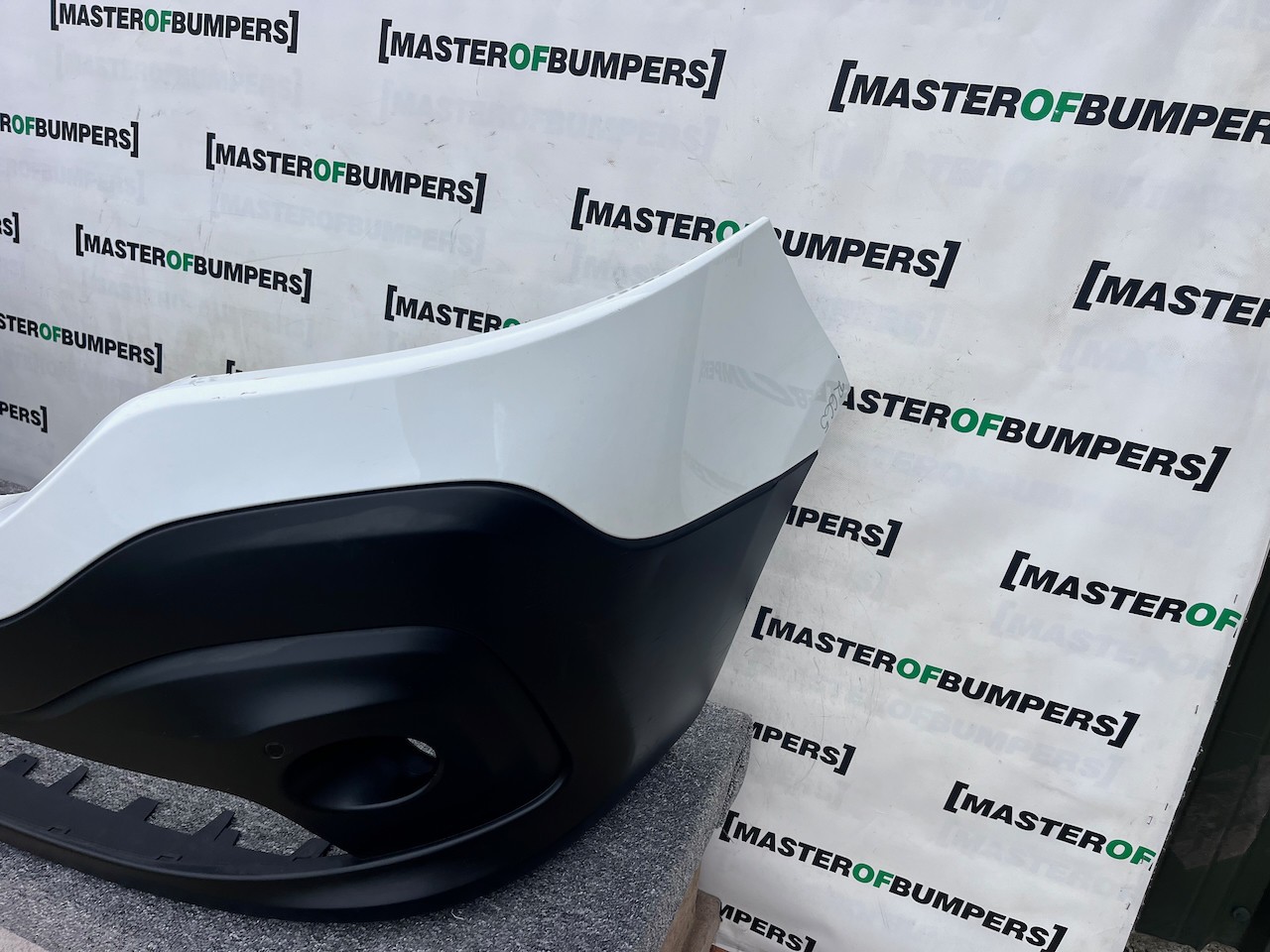 Renault Trafic Se Van Sl27 2015-2020 Front Bumper Pdc Genuine [r665]