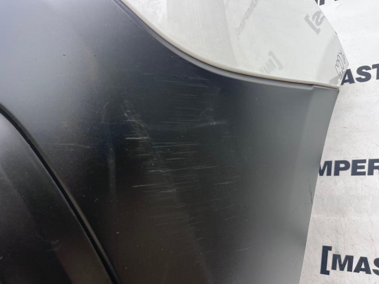 Renault Trafic Se Van Sl27 2015-2020 Front Bumper Pdc Genuine [r665]