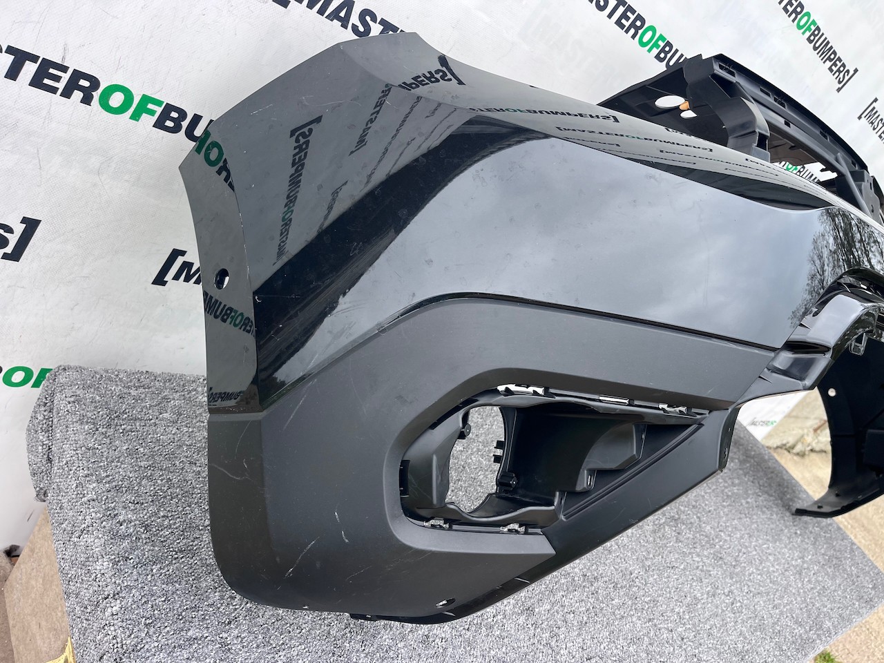 Dacia Duster Ambiance Stepway Mk2 2017-2023 Front Bumper 6 Pdc Genuine [r667]