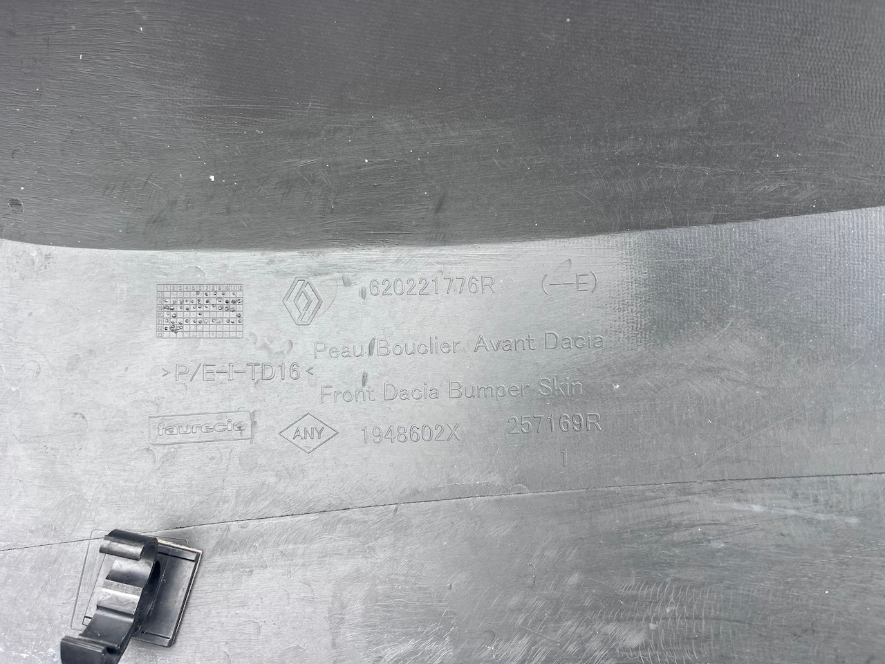 Dacia Duster Ambiance Stepway Mk2 2017-2023 Front Bumper 6 Pdc Genuine [r667]