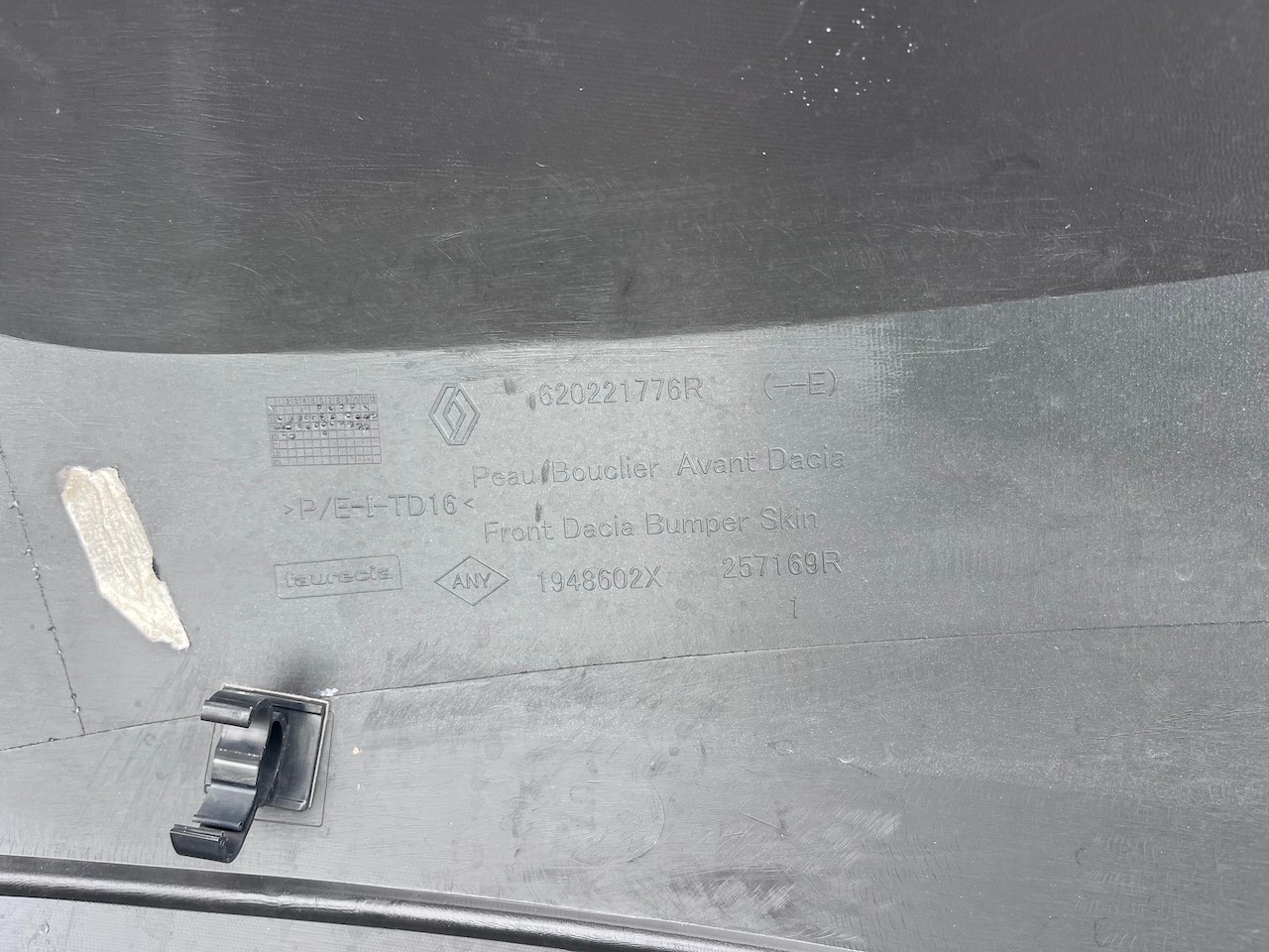 Dacia Duster Ambiance Stepway Mk2 2017-2023 Front Bumper 6 Pdc Genuine [r666]