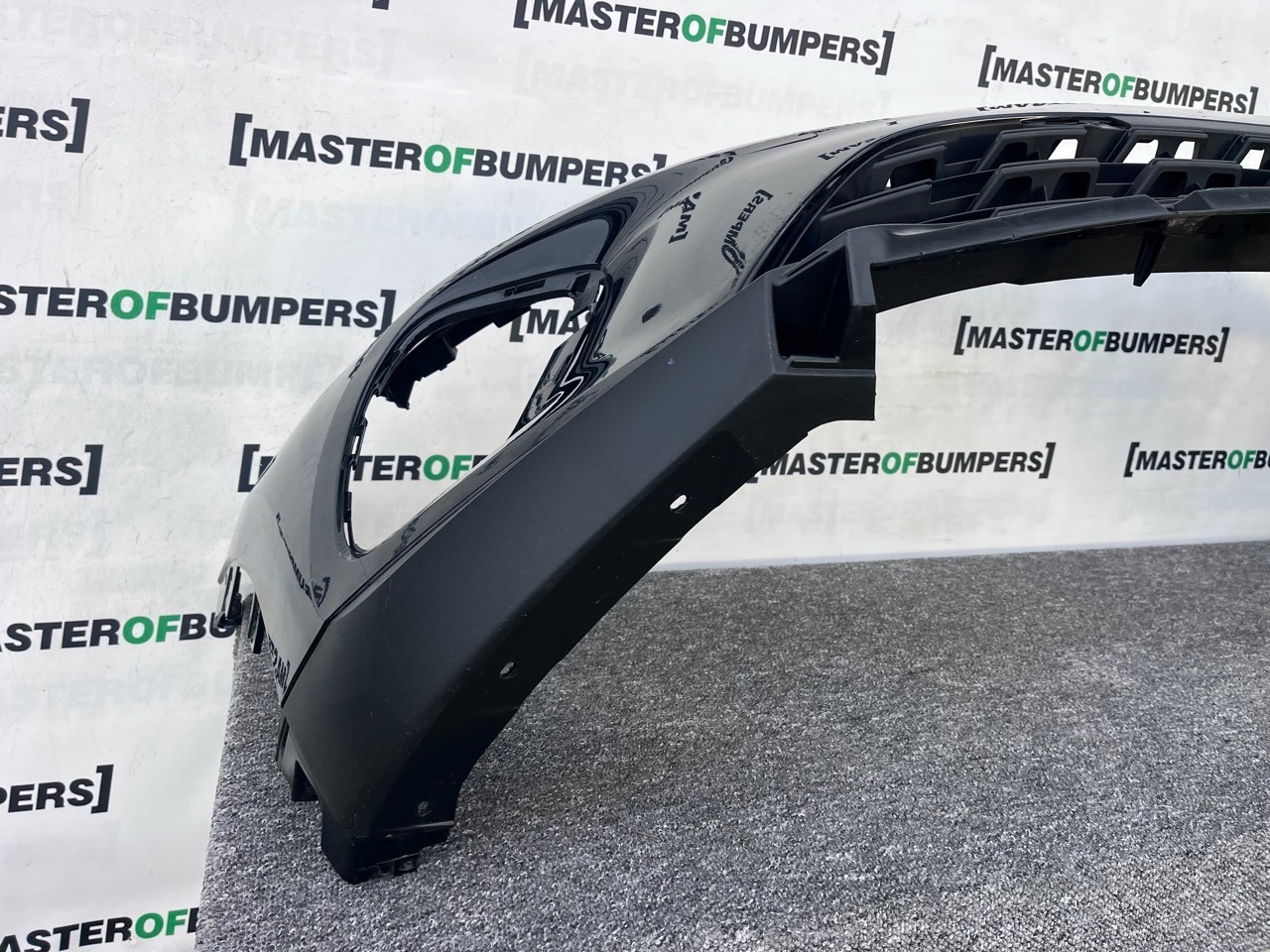 Renault Captur Se Mk2 2019-2023 Front Bumper 4 Pdc Genuine [r683]